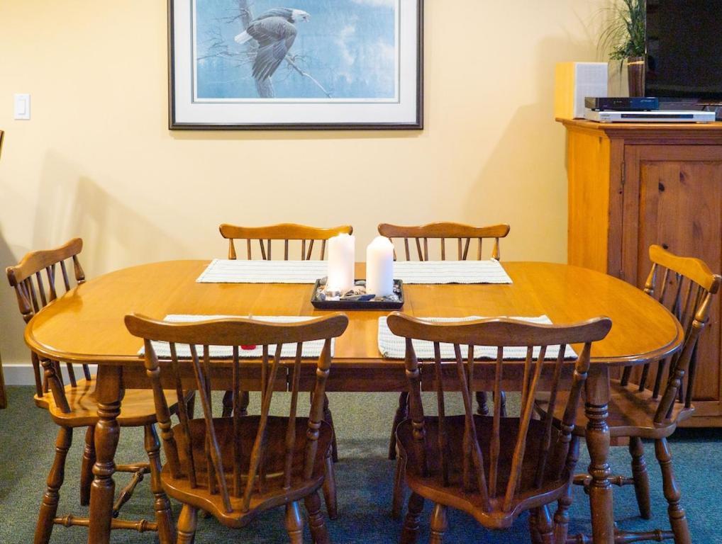 Apartamento Waterfront View Of The Inlet, Short Walk To Town Tofino Exterior foto