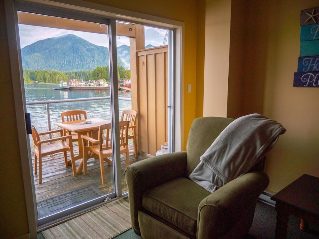 Apartamento Waterfront View Of The Inlet, Short Walk To Town Tofino Exterior foto
