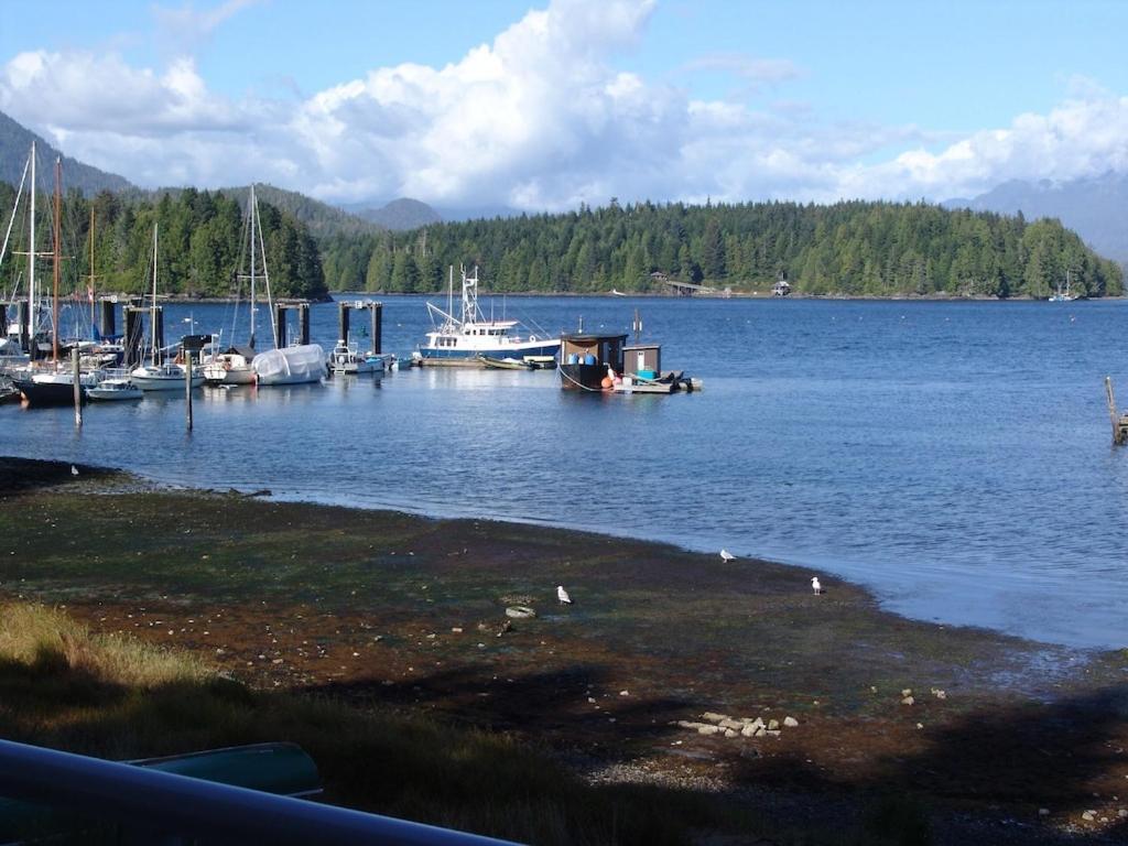 Apartamento Waterfront View Of The Inlet, Short Walk To Town Tofino Exterior foto